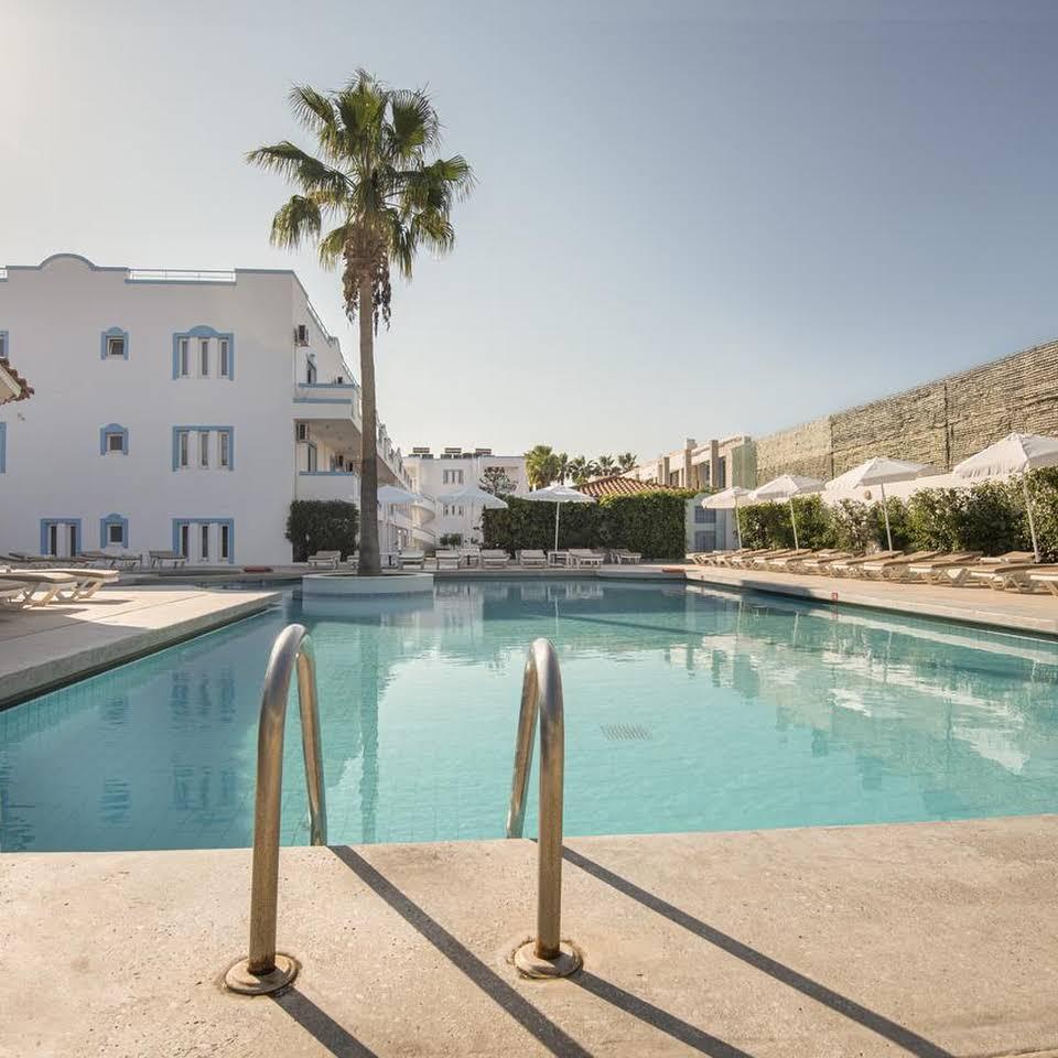 Aegean Blu Hotel & Apartments コス・タウン エクステリア 写真